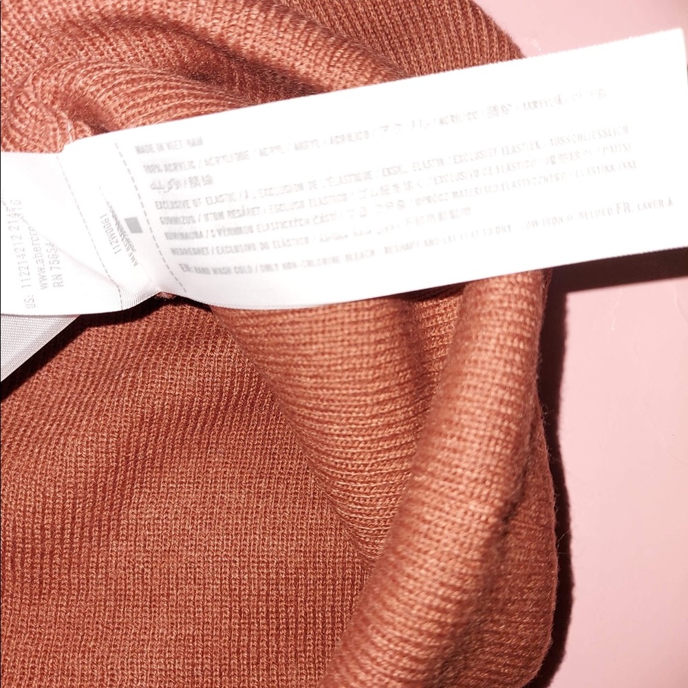 Abercrombie and Fitch Beanie NWT - Picture 6 of 6